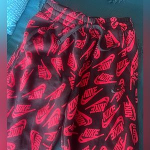 Boys Nike XL sweatpants.